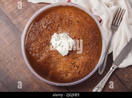 Turco tradizionale Dessert pane Kadayif / budino di pane. Nome turco Ekmek Kadayıfı Foto Stock