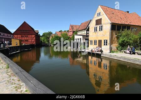 Edifici storici a graticcio nella città vecchia di Aarhus in Danimarca Foto Stock