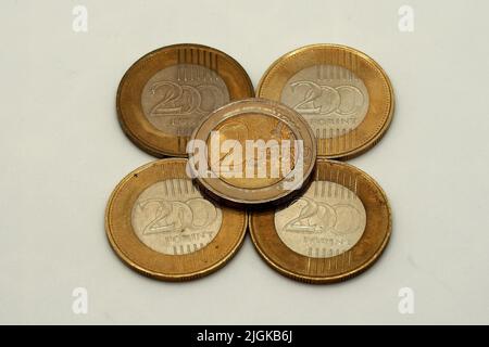 2 Euro = 800 HUF - inflazione (2022), EUR, €, fiorini ungheresi, HUF, Ungheria, Unione europea Foto Stock