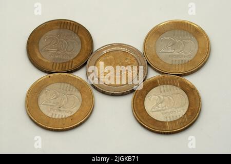 2 Euro = 800 HUF - inflazione (2022), EUR, €, fiorini ungheresi, HUF, Ungheria, Unione europea Foto Stock