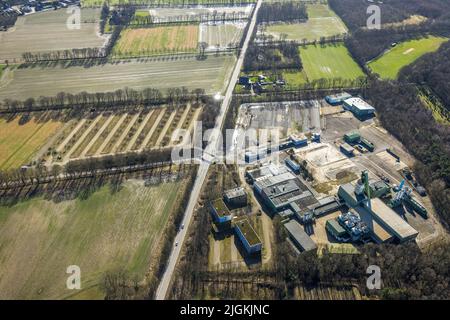 Foto aerea, parcheggio Alter Postweg per il parcheggio a puleggia presso l'ex Prosper V albero 10 miniera a Kirchhellen-Nord-Ovest, Bottrop, Ruhr zona, Nord Reno-W. Foto Stock