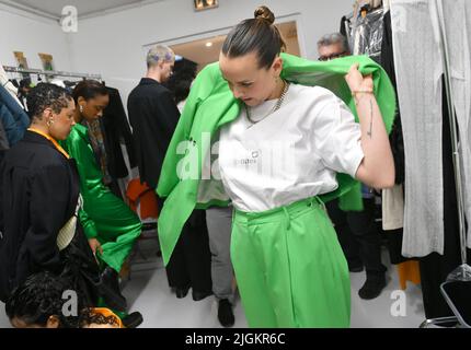 Pauline Ducruet - Backstage du défilé Alter Femme Automne/Hiver 2022/2023 lors de la Fashion Week de Paris, France, le 1er Mars 2022 Foto Stock