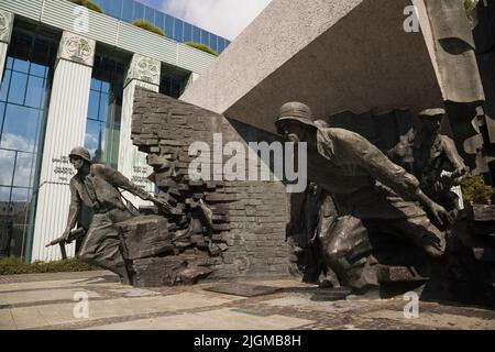 Statue e monumenti commemoranti gli eroi polacchi dell'insurrezione di Varsavia del 1944 agosto, Varsavia Polonia. Foto Stock