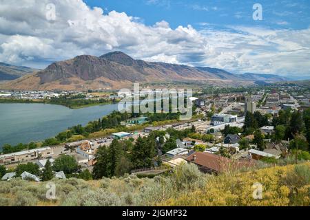 Kamloops, British Columbia, Canada – 23 giugno 2019. Kamloops City BC Canada. Una vista ad alto angolo che guarda sulla citta' di Kamloops, British Columbia. Foto Stock