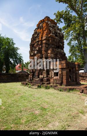 Prasat Sra Kamphaeng noi, rovine Khmer, Ssituated in Wat SA Kamphaeng noi, si Saket(si SA Ket), Isan(Isaan), Thailandia, Sud-Est asiatico, Asia Foto Stock