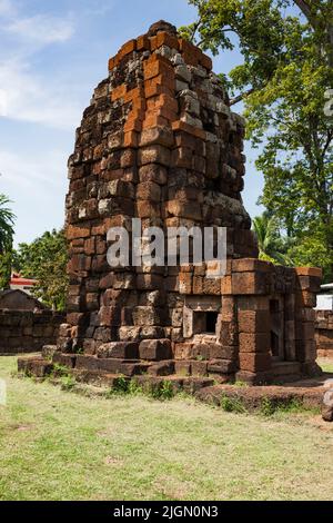 Prasat Sra Kamphaeng noi, rovine Khmer, Ssituated in Wat SA Kamphaeng noi, si Saket(si SA Ket), Isan(Isaan), Thailandia, Sud-Est asiatico, Asia Foto Stock