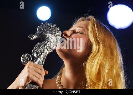 Ischia, Italia. 11th luglio 2022. Ischia Global Film & Music Festival, ventesima edizione, Haley Bennett, attrice americana e cantante protagonista di ' Cyrano ' ottenere il premio come '' attrice dell'anno ''. (Foto di Pasquale Gargano/Pacific Press) Credit: Pacific Press Media Production Corp./Alamy Live News Foto Stock