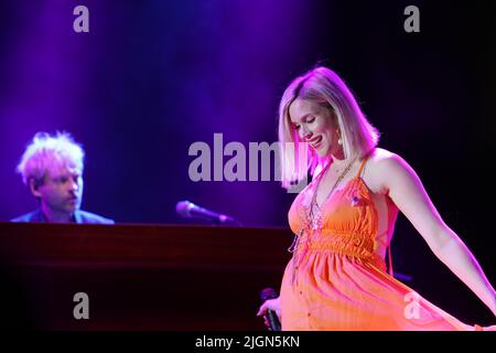 Perugia, Italia. 08th luglio 2022. JOSS STONE 'NEVER FORGET MY LOVE' TOUR UMBRIA JAZZ 2022 08 LUGLIO 2022 ARENA SANTA GIULIANA PERUGIA durante l'Umbria jazz2022, Concerto di Musica a Perugia, Italia, luglio 08 2022 Credit: Independent Photo Agency/Alamy Live News Foto Stock