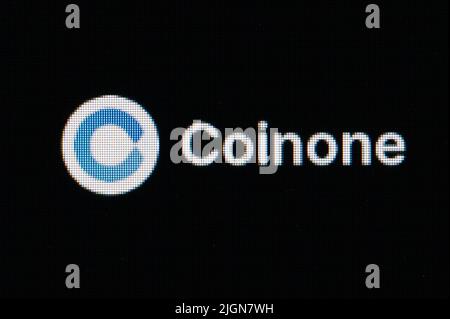 Rottweil, Germania. 11th luglio 2022. Il logo del cripto scambio Coinone è visto aut lo schermo di un computer in un ufficio. Credit: Silas Stein/dpa/Alamy Live News Foto Stock