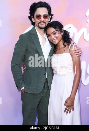 Hollywood, Stati Uniti. 11th luglio 2022. HOLLYWOOD, LOS ANGELES, CALIFORNIA, USA - 11 LUGLIO: L'attore americano John Cho e l'attrice mia Isaac arrivano allo Screening speciale di Los Angeles di Amazon prime Video 'Do't Make Me Go' tenuto a NeueHouse Hollywood il 11 luglio 2022 a Hollywood, Los Angeles, California, Stati Uniti. (Foto di Xavier Collin/Image Press Agency) Credit: Image Press Agency/Alamy Live News Foto Stock