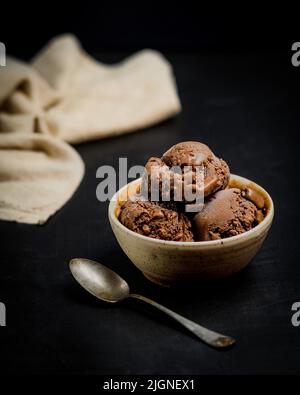 Cioccolato cannella al basilico gelato Foto Stock
