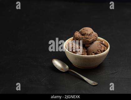 Cioccolato cannella al basilico gelato Foto Stock