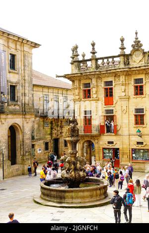 La plaza de las platerías a Santiago de Compostela traboccante di pellegrini Foto Stock