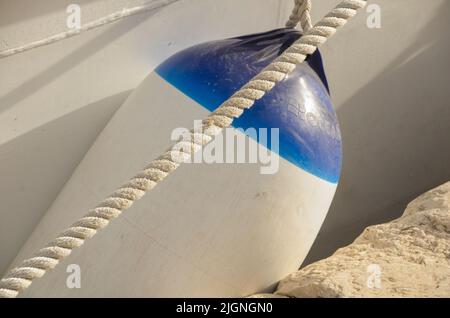 Concetto di nave di mare vela Luka è una piccola città e un comune nella contea di Dubrovnik-Neretva nella Dalmazia meridionale, Croazia. La città si trova sul Foto Stock