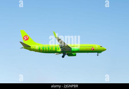 Sochi, Russia - 22 aprile 2022: Compagnia aerea S7, Airbus Boeing 737-800 Foto Stock