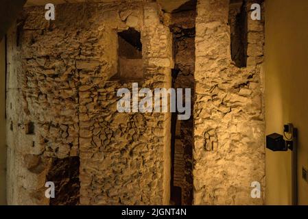 Casa de l'Ardiaca (arcidiacono) palazzo a Barcellona, archivio attuale della città. Edificio gotico-rinascimentale del 15th secolo con un giardino (Spagna) Foto Stock