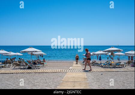 Faliraki Beach sull'isola di Rodi in Grecia Foto Stock