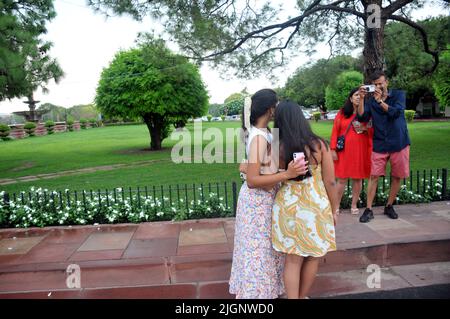 New Delhi, Nuova Delhi, India. 12th luglio, 2022. Toursit in tempo piacevole, a Vijay Chowk, a Nuova Delhi il Martedì, (Credit Image: © Ravi Batra/ZUMA Press Wire) Foto Stock