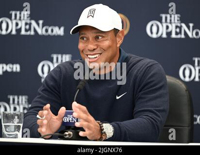 150th Open Golf Championships, St Andrews, luglio 12th 2022 Tiger Woods parla ai media durante la sua conferenza stampa presso l'Old Course, St Andrews, Scozia. Credit: Ian Rutherford/Alamy Live News. Foto Stock