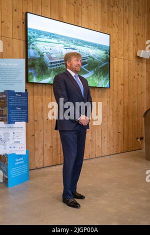 Paesi Bassi, Wageningen, 2022-07-07. Re Willem-Alexander dei Paesi Bassi visita l'istituto olandese di ricerca ecologica NIOKNAW. Photogra Foto Stock