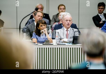 L'Aia, Paesi Bassi. 12th luglio 2022. 2022-07-12 13:52:47 L'AIA - Mei li Vos (PvdA) e Ruud Koole (PvdA) durante la sessione plenaria al Senato. Le votazioni si svolgeranno sulla legge sull'ambiente e sul CETA. ANP BART MAAT netherlands out - belgium out Credit: ANP/Alamy Live News Foto Stock