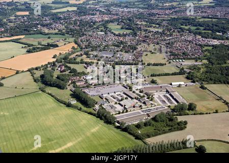 Vista aerea dell'estremità nord-occidentale dell'ex caserma dell'esercito Claro a Clotherholme Road, Ripon, North Yorkshire Foto Stock