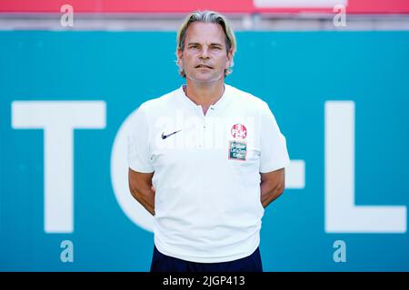 12 luglio 2022, Renania-Palatinato, Kaiserslautern: Sessione fotografica 1. FC Kaiserslautern, foto di squadra e ritratti, Fritz Walter Stadium. Il co-allenatore di Kaiserslautern Sascha Franz. Foto: Uwe Anspach/dpa - NOTA IMPORTANTE: In conformità con i requisiti della DFL Deutsche Fußball Liga e della DFB Deutscher Fußball-Bund, è vietato utilizzare o utilizzare fotografie scattate nello stadio e/o della partita sotto forma di immagini di sequenza e/o serie di foto video-simili. Foto Stock