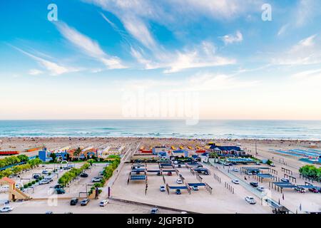 Necochea, Argentina. Vista aerea della spiaggia principale nel centro della città. Foto Stock