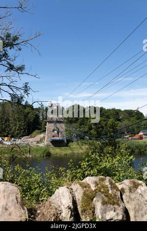 Lavori di ristrutturazione del ponte Union Chain Bridge, River Tweed, Horncliffe, English e Scottish Border Foto Stock