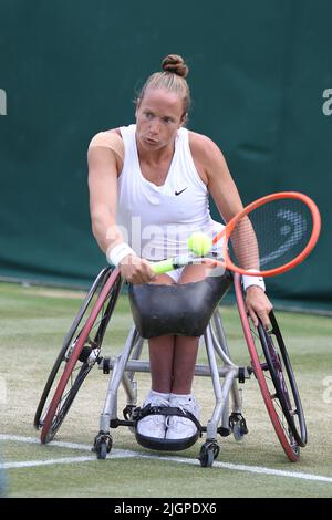 Jiske Griffioen dei Paesi Bassi è un tennista olandese che gioca nella competizione femminile di single su sedia a rotelle al Wimbledon 2022. Foto Stock