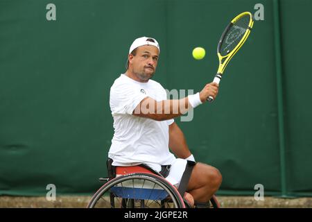 Tom Egberink (Thomas) dei Paesi Bassi è un tennista olandese che gioca nella gara di singles wellens chair al Wimbledon 2022. Foto Stock