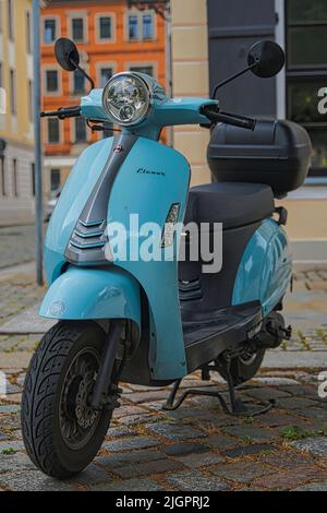 blu ciclomotore Foto Stock