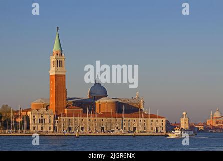VENEZIA, ITALIA - 20 APRILE 2019 panorama di Venezia - centro storico al crepuscolo Foto Stock