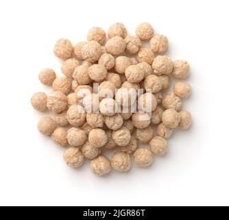 Vista dall'alto delle palline di pasta di cereali isolate su bianco Foto Stock