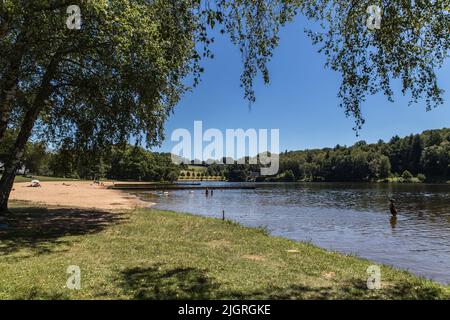 Vigeois (Corrèze, Francia) - Lac de Pontcharal en été Foto Stock