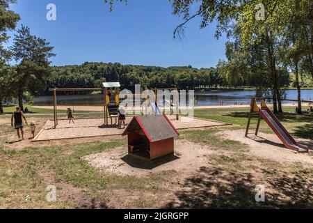 Vigeois (Corrèze, Francia) - Lac de Pontcharal en été Foto Stock