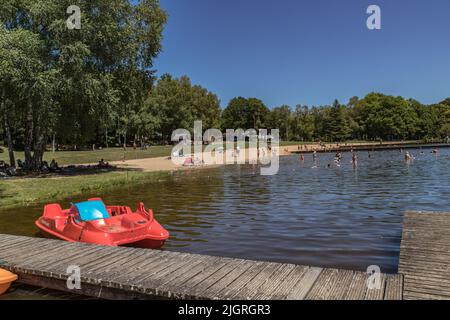 Vigeois (Corrèze, Francia) - Lac de Pontcharal en été Foto Stock