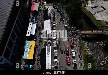 Megeve, Francia, 12th luglio 2022, il paddock per le squadre di Morzine, Tour De France, Stage 10, Francia, 12th luglio 2022, Credito:immagini di Goding/immagini PA Foto Stock
