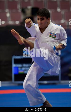 Birmingham, Stati Uniti. 09th luglio 2022. Roman Heydarov dell'Azerbaigian si esibisce durante la competizione di Karate con la dimostrazione di Kata ai World Games 2022 di Birmingham. I giochi sono un evento internazionale quadrenniale multi-sport per gli sport non inclusi nei Giochi Olimpici. La città ospitante è Birmingham, Alabama, Stati Uniti. (Foto di Alexander Bogatirev/SOPA Images/Sipa USA) Credit: Sipa USA/Alamy Live News Foto Stock