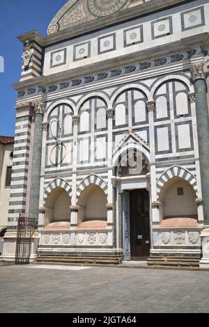 Facciata esterna Chiesa di Santa Maria Novella Firenze Italia Foto Stock