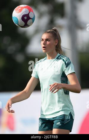 Londra, Regno Unito. 11th luglio 2022. Calcio: Nazionale, donne, EM 2022, formazione finale Germania: Jule Brand. Credit: Sebastian Gollnow/dpa - NOTA IMPORTANTE: In conformità con i requisiti della DFL Deutsche Fußball Liga e della DFB Deutscher Fußball-Bund, è vietato utilizzare o utilizzare fotografie scattate nello stadio e/o della partita sotto forma di immagini di sequenza e/o serie di foto video-simili./dpa/Alamy Live News Foto Stock