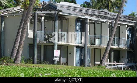 Dunk Island, Queensland, Australia . Una volta una popolare località turistica che è stata gravemente danneggiata da un ciclone nel 2011, Dunk è stato recentemente venduto. Luglio 2022 Foto Stock