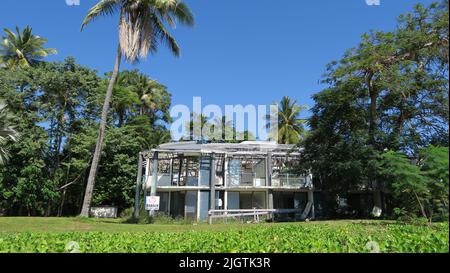 Dunk Island, Queensland, Australia . Una volta una popolare località turistica che è stata gravemente danneggiata da un ciclone nel 2011, Dunk è stato recentemente venduto. Luglio 2022 Foto Stock