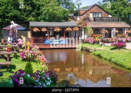 Inghilterra, Surrey, Gomsall, Compasses Inn Foto Stock