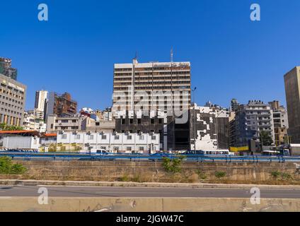 Electricite du Liban edificio dopo l'esplosione del porto, Beirut Governorate, Beirut, Libano Foto Stock