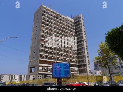 Electricite du Liban edificio dopo l'esplosione del porto, Beirut Governorate, Beirut, Libano Foto Stock