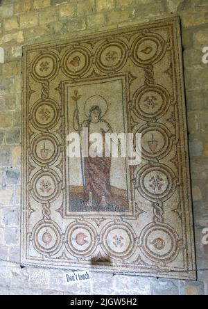 Piastrelle a mosaico bizantino nel museo del Palazzo di Beiteddine, Monte Governatorato del Libano, Beit ed-Dine, Libano Foto Stock