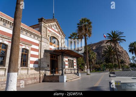 La Casa della Cultura di Arica, precedentemente la Casa personalizzata di Arica. Costruito dai laboratori di Gustave Eiffel nel 1874. Arica, Cile. L'edificio era prefabbricato Foto Stock