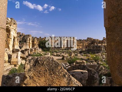 Grande corte del complesso del tempio, Baalbek-Hermel Governorato, Baalbek, Libano Foto Stock