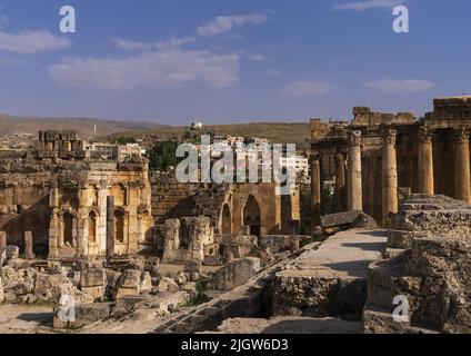 Grande corte del complesso del tempio, Baalbek-Hermel Governorato, Baalbek, Libano Foto Stock
